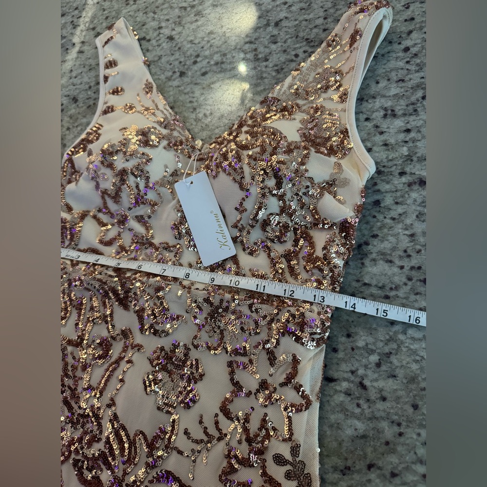 Kalinnu Champagne Sequins Mermaid Evening Gown dress Size Medium New with tags - Picture 14 of 14